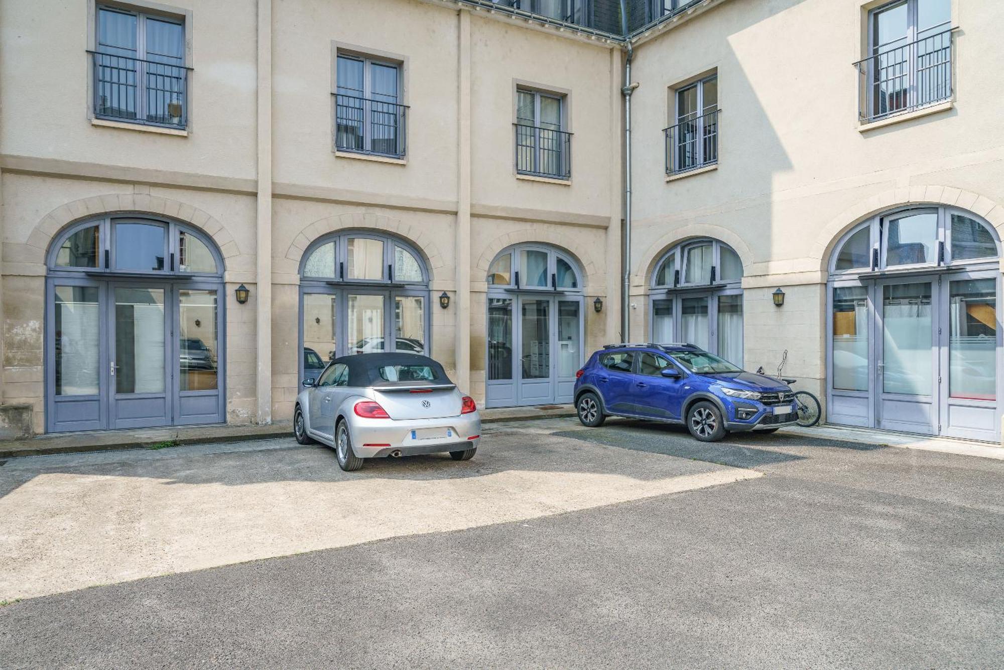 Le Baleschoux - Parking - Prestiplace Collection Tours Luaran gambar