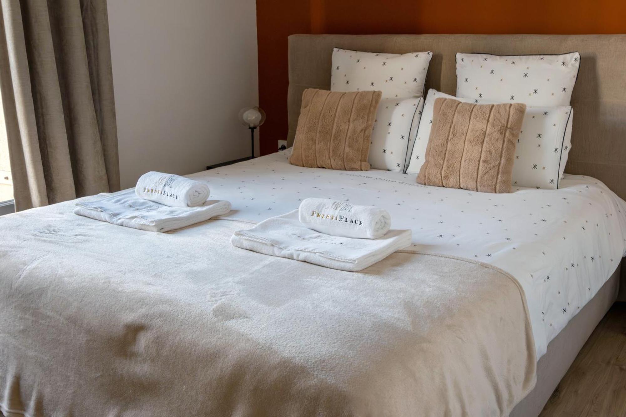 Le Baleschoux - Parking - Prestiplace Collection Tours Luaran gambar